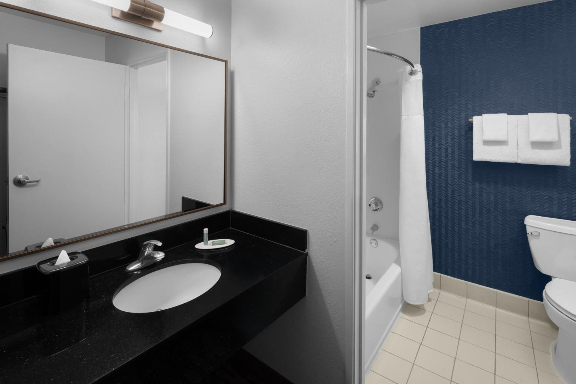 Fairfield Inn By Marriott Santa Clarita Valencia Exterior photo