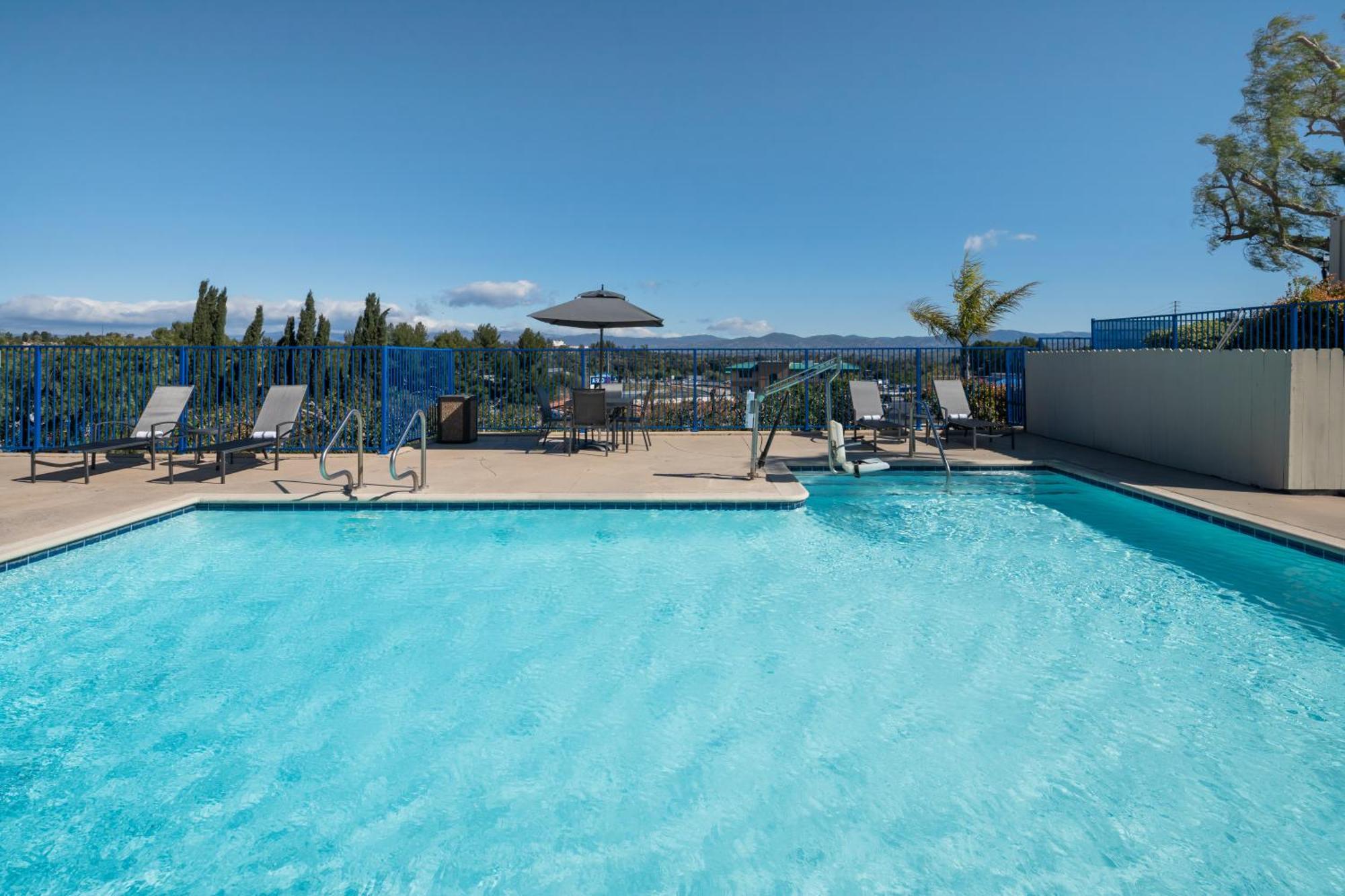 Fairfield Inn By Marriott Santa Clarita Valencia Exterior photo