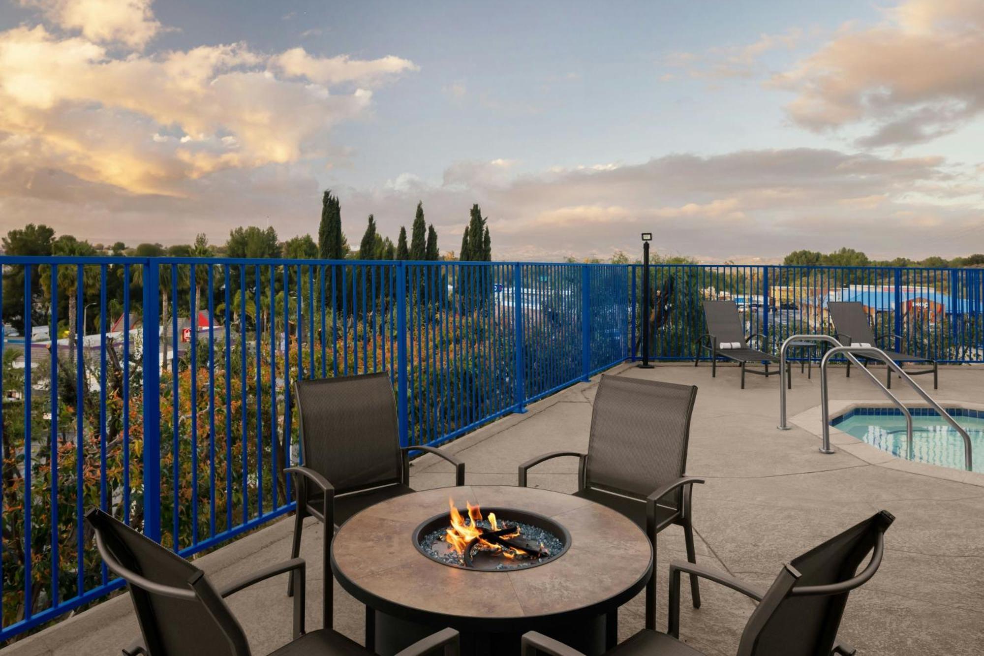 Fairfield Inn By Marriott Santa Clarita Valencia Exterior photo